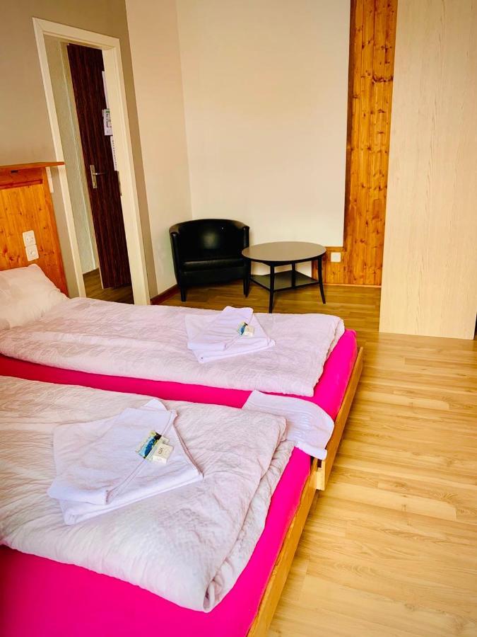 Weisses Roessli Hotel Leukerbad Eksteriør billede
